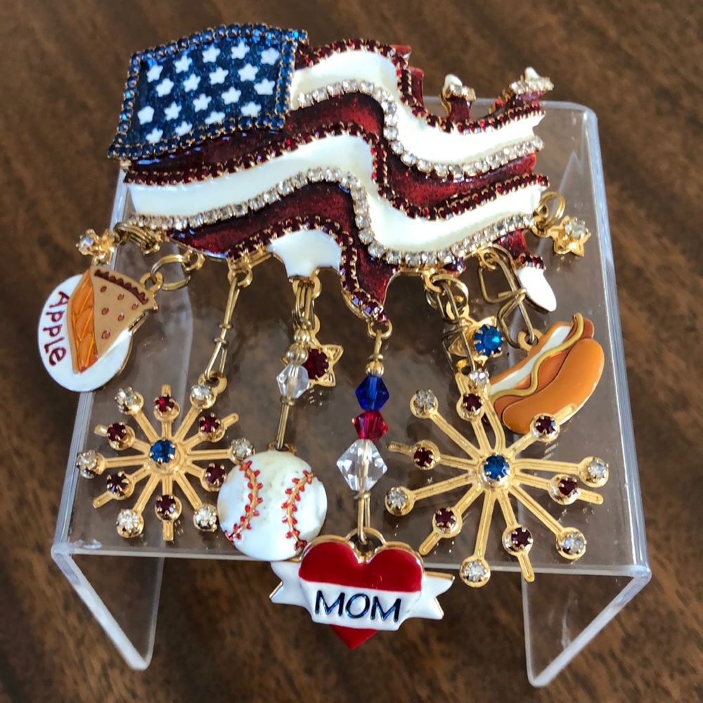 Vintage 2000 Lunch at the Ritz patriotic brooch LATR